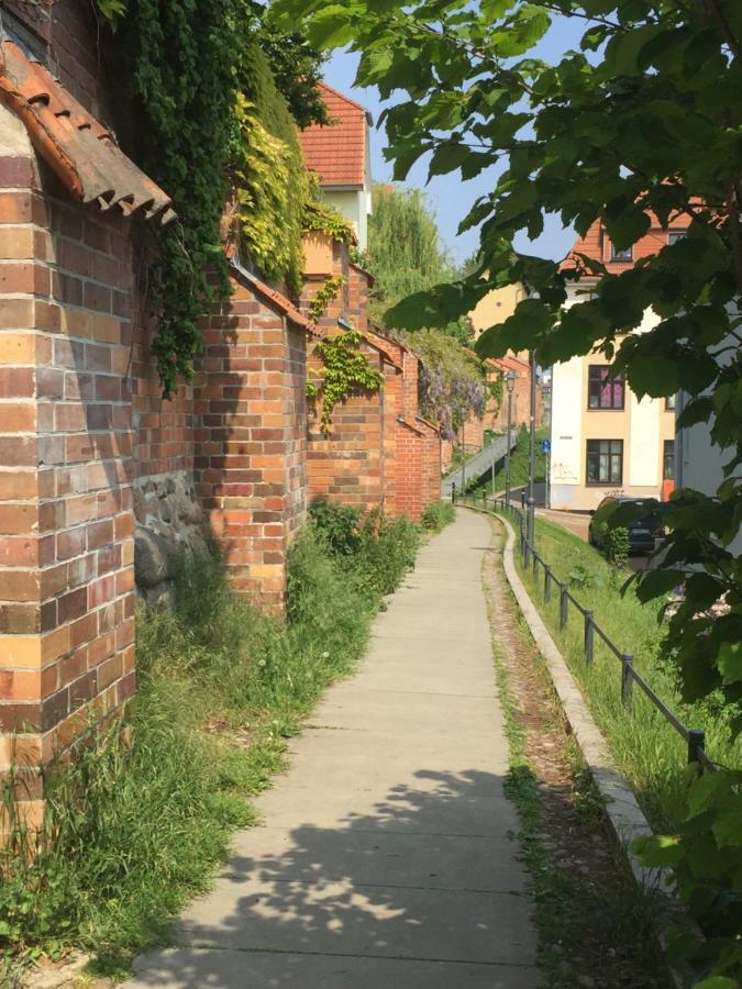 Ferienwohnung An Der Historischen Stadtmauer Rostock Bagian luar foto